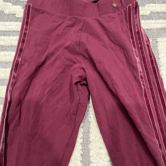 Adidas Originals Gold Logo‎ Tonal Stripe Leggings in Crimson - Picture 8 of 15